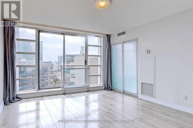 Photo - 650 Queens Quay W Unité 1119