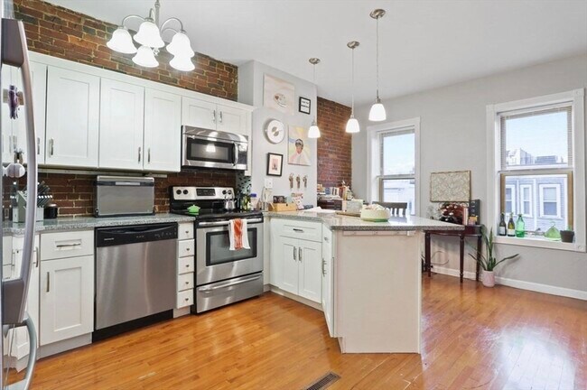 Photo - 166 F St Unit 4
