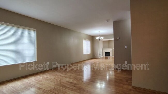 Photo - 1108 NE Beaumont Ln