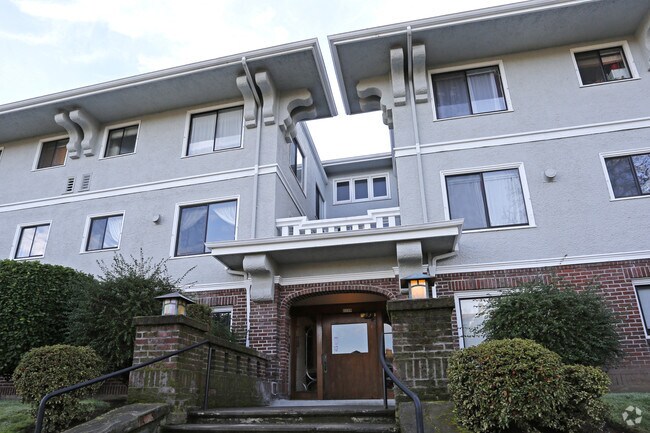 13th Avenue Apartments - 13th Avenue Apartments