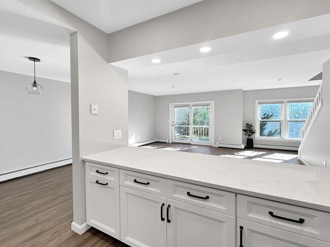 Photo - Beautiful Remodeled  3 Bedroom Condo!