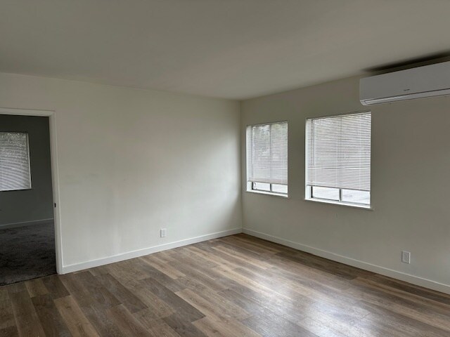 Living Room - 1318 W Olive Ave Unit B