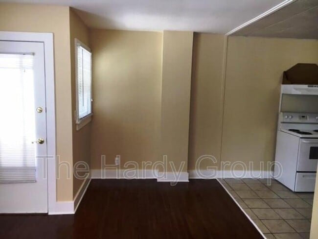 Photo - 413 3rd Ave NW