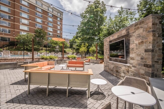 Photo - Dominion Plaza