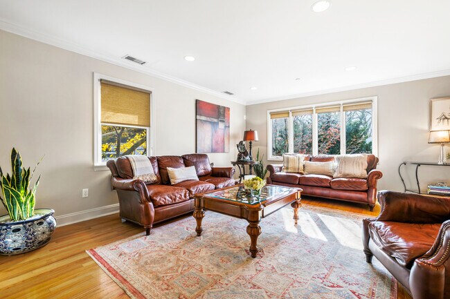 Photo - 2 Goldwin St Unit 2