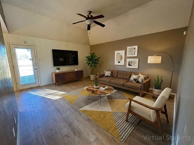 Photo - 3411 Warfield Dr