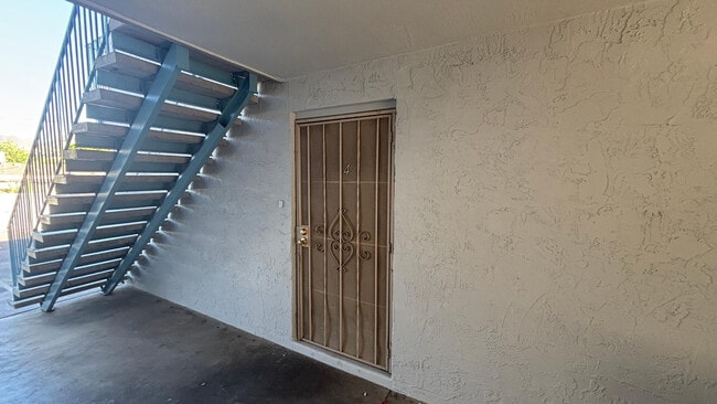 Photo - 1130 E Butler Dr Unidad Apt B4
