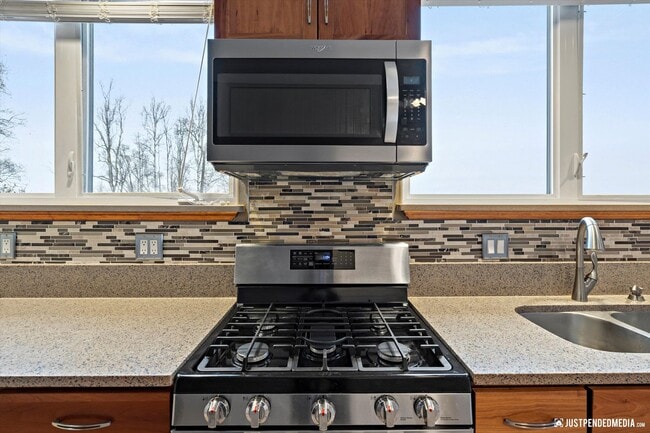 Photo - Eagle River Valley Escape