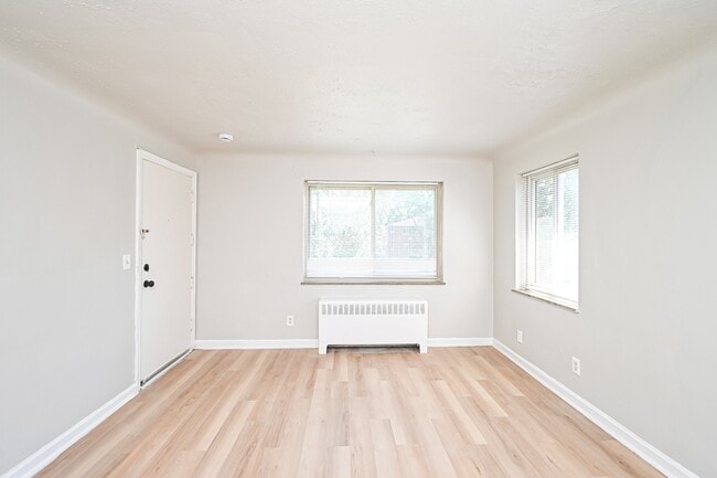 Photo - 7139 Eastlawn Dr Unit 4