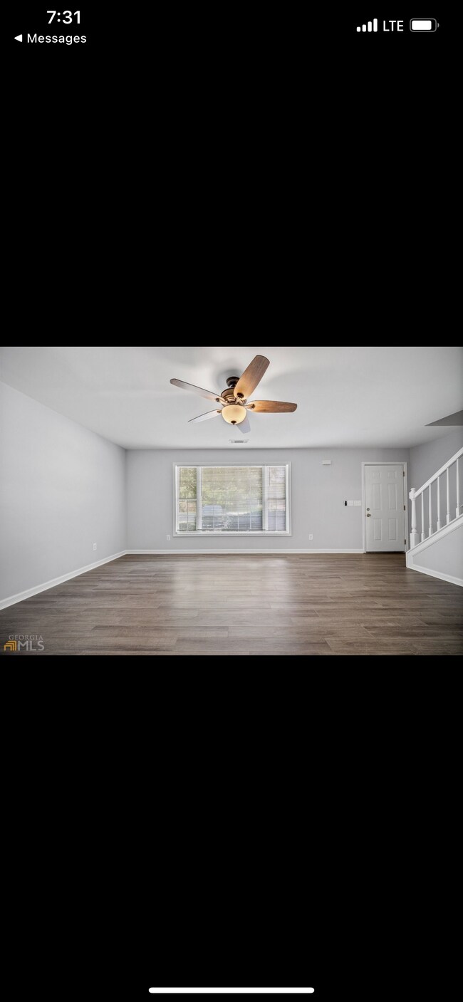Photo - 558 Manning Rd SW