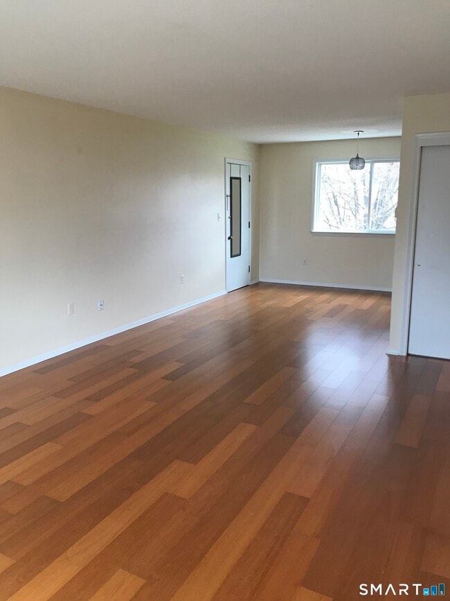 Photo - 270 -1 Richard St Unit 4