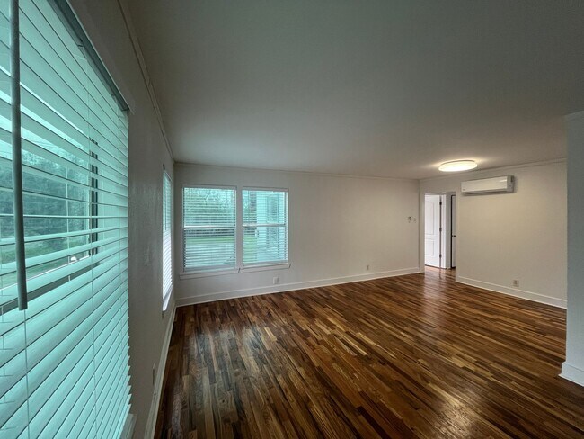 Photo - FIRST FLOOR UNIT WATER PAID!