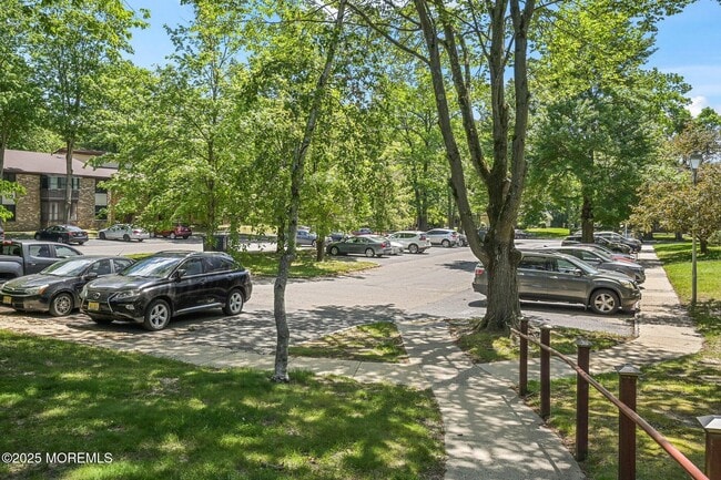 Photo - 120 Amberly Dr