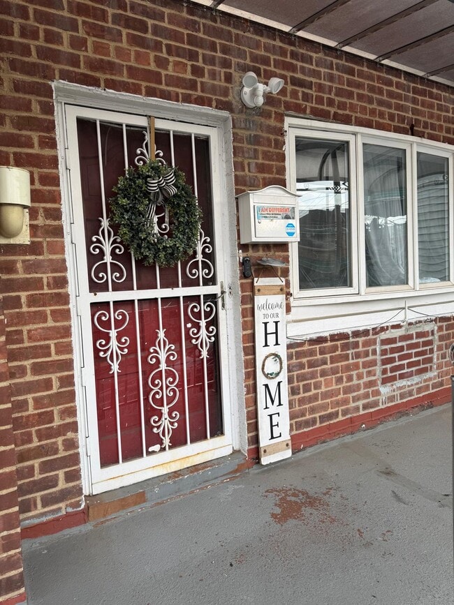 Building Photo - 1470 Needham Ave Unit 1470