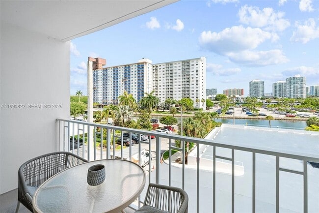 Photo - 500 Bayview Dr Unit 325