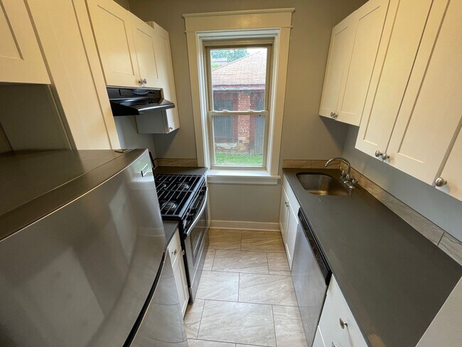 Photo - 5821 Stanton Avenue Unidad 5821 Stanton Ave. #2