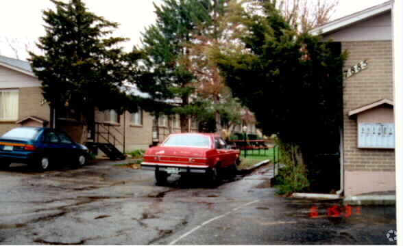 Building Photo - Courtyard Rental