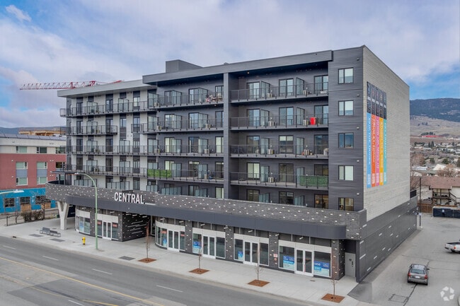 Building Photo - Central