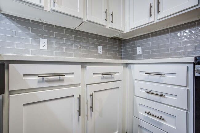 Photo - Enjoy 1 Month Free Rent – Apply Today! Unit AOBF