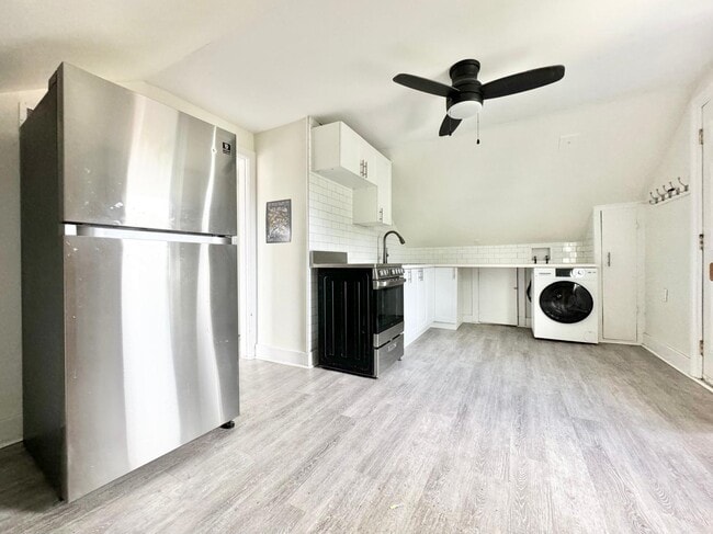 Photo - 232 Grantham Ave