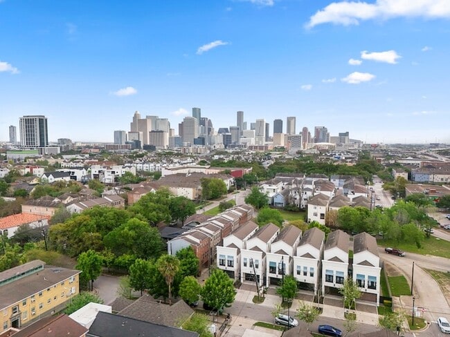 Photo - 1706 Francis St