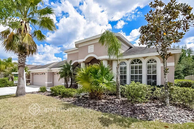 Photo - 1845 Beaconsfield Dr