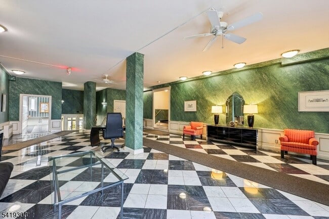 Photo - 5 Roosevelt Pl Unit 1E