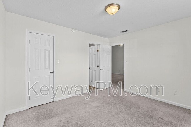 Photo - 301 Brock Ln