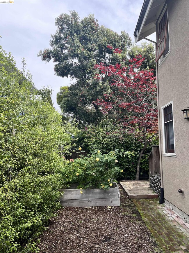 Photo - 396 62nd St