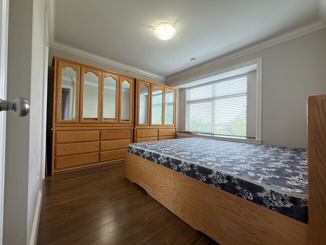 1736 Nassau Dr Unité Upstairs