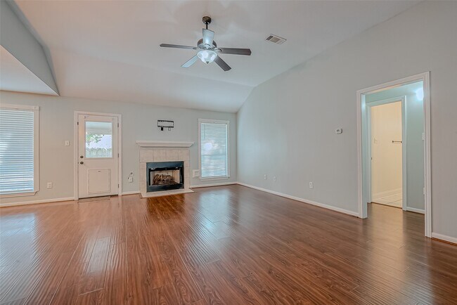 Photo - 7135 Woodland Oaks