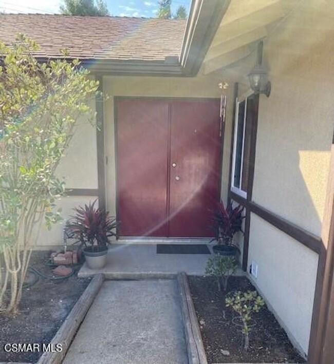 Beautifully updated, Thousand Oaks 4 + 2 s... - Beautifully updated, Thousand Oaks 4 + 2 s... House