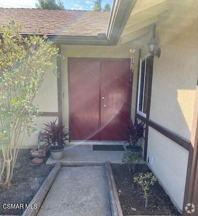 Building Photo - Beautifully updated, Thousand Oaks 4 + 2 s... Rental