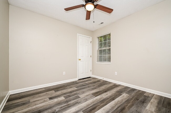 Photo - 819 Sweetwater Way