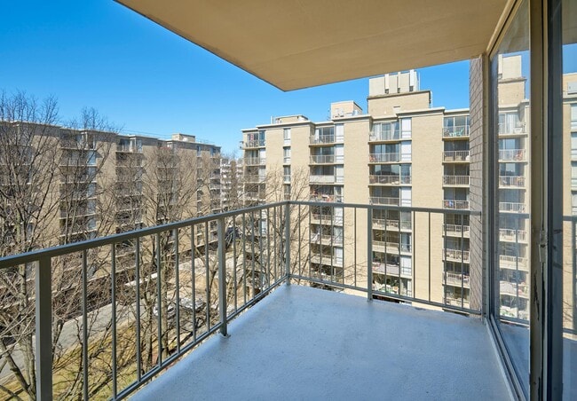 Waterside Towers