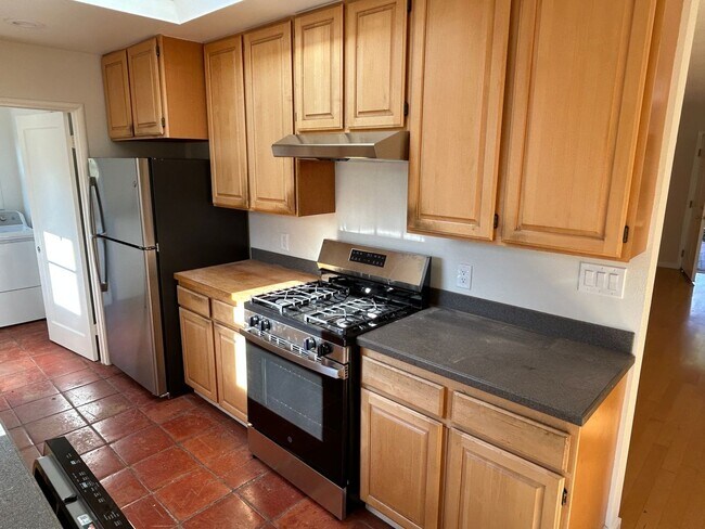 Photo - Charming Home For Rent -761 Nash Ave, Menlo Park- Great neighborhood!