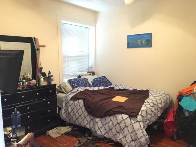 Photo - NO BROKER FEE!  BRIGHTON 3 BED/1.5 BATH WITH C AND D LINE ACCESS - CENTRAL AIR