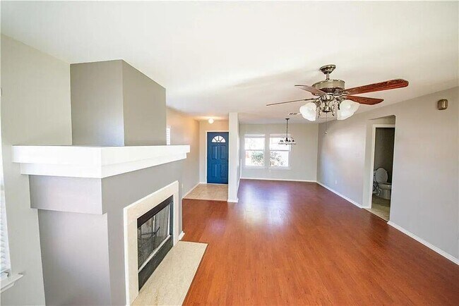 Photo - 2208 Bluebonnet Dr