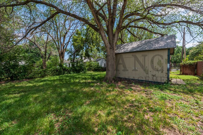 Photo - 5714 E Harry St