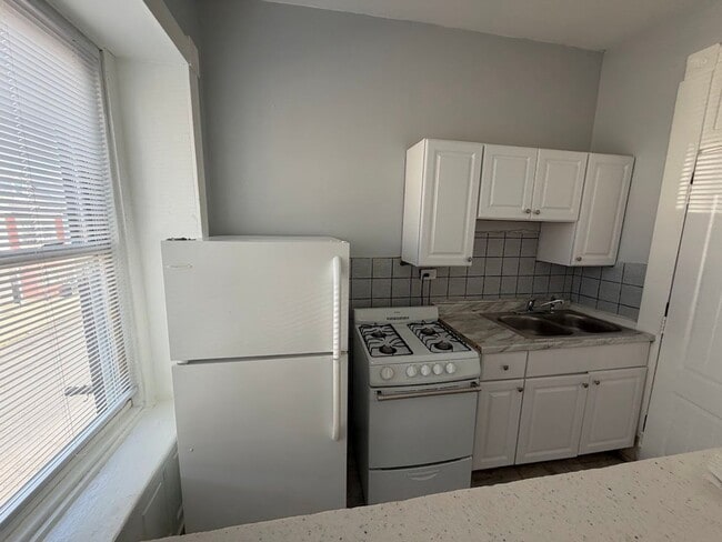 Building Photo - 219 N 9th St Unit Apt 2