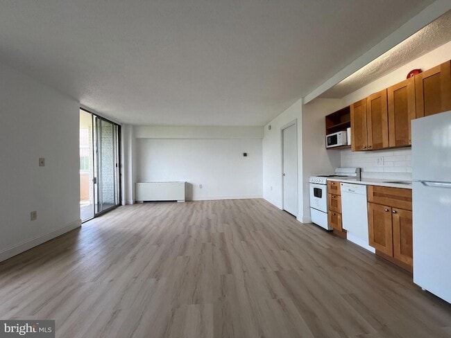 Photo - 7501 Democracy Blvd Condo Unit B-432