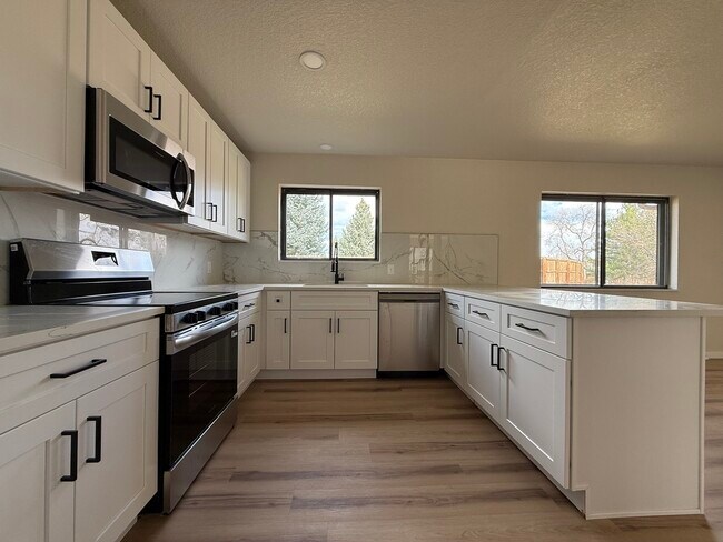 Photo - 243 Vance St