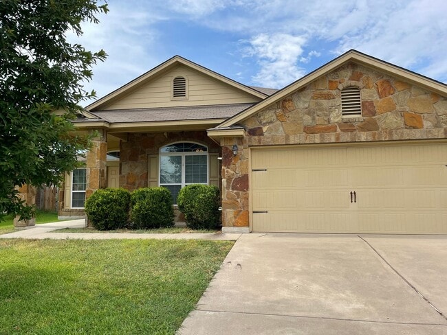 Building Photo - Application Received! 3 bed, 2 bath with B... Rental