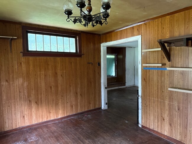 Photo - 2300 E Memorial Dr