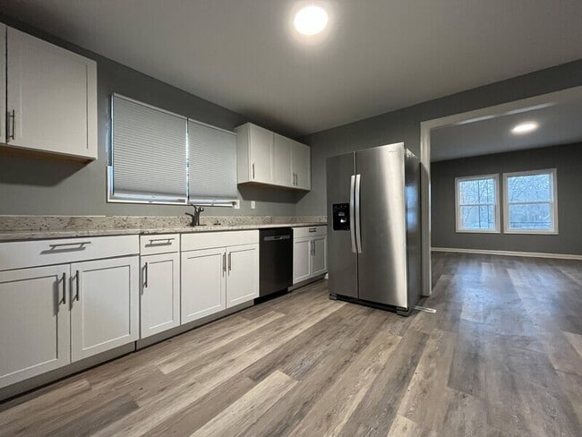 Photo - 1229 Jenkins St