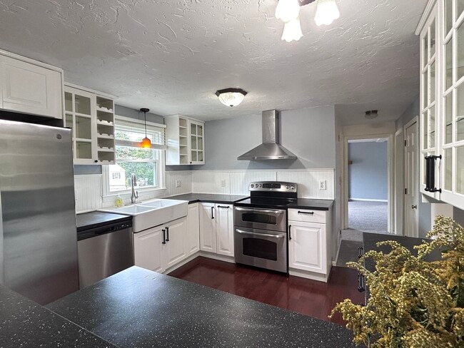 42 Edgewood Rd