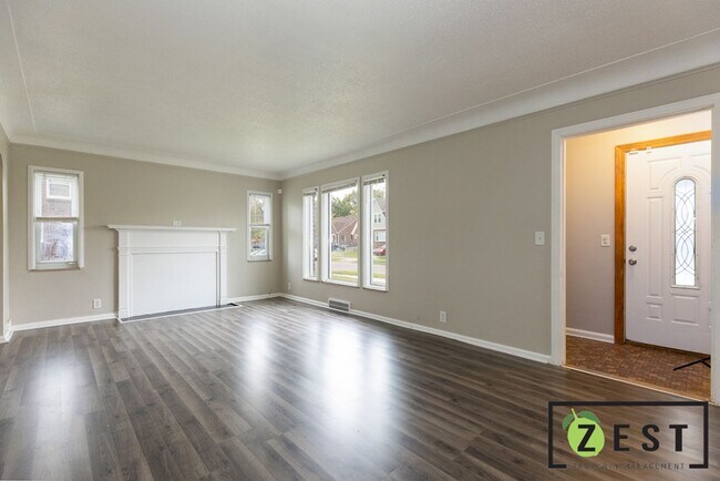 Photo - - BEAUTIFUL 3-BEDROOM 1 BATHROOM