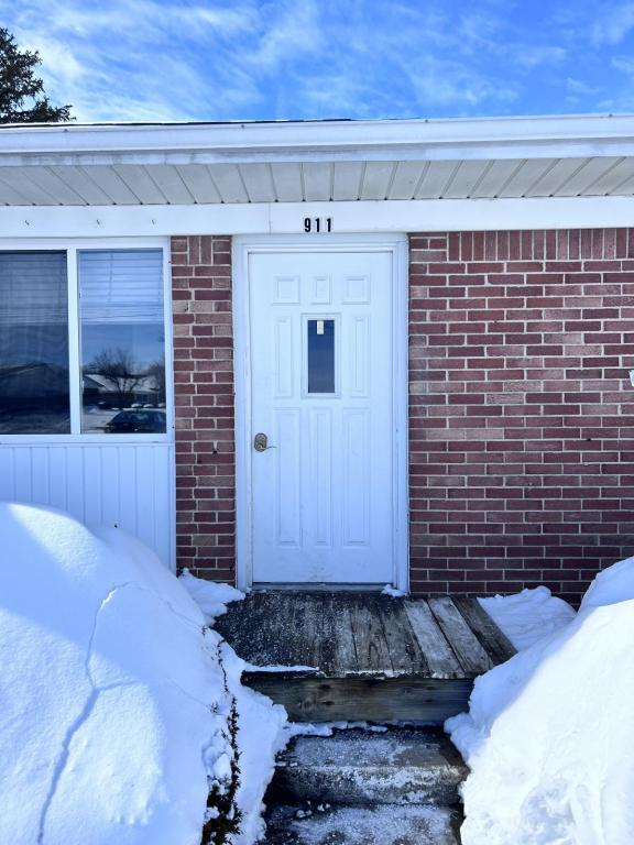 Photo - 911 W McKay Rd