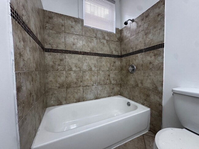 Photo - 395 E 152nd St Unidad 395 E 152 ST  5