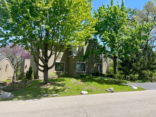 Building Photo - 275 Hickory Ln Unit D